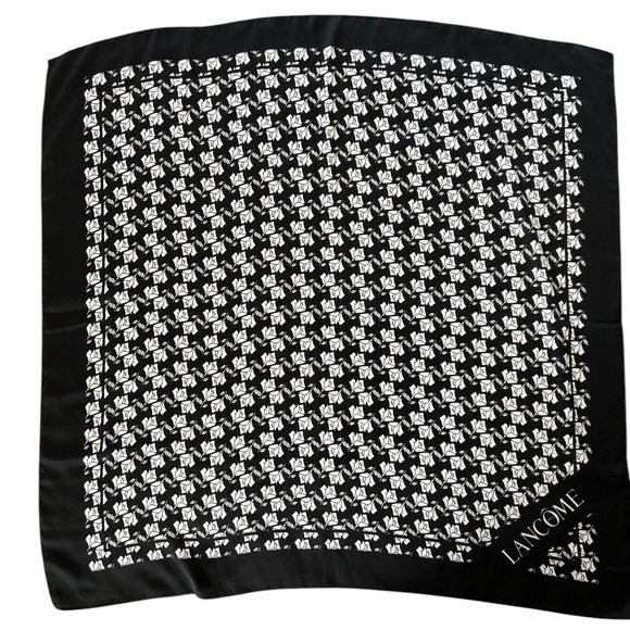 Lancôme satin white and black square scarf 32” - Picture 3 of 4